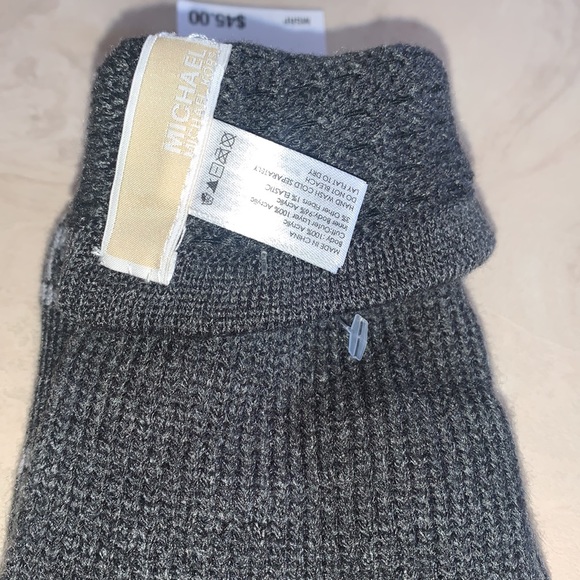 MICHAEL Michael Kors Women’s Winter Glove - Picture 5 of 7